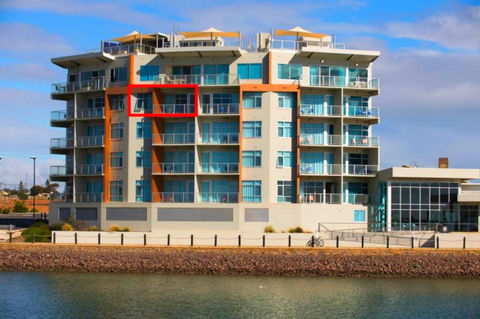 Wallaroo Marina Luxury Apartment - Accommodation Brunswick Heads 0