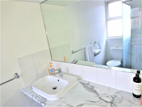 Hi 5 Glenelg Studio Apartment - Accommodation Brunswick Heads 9
