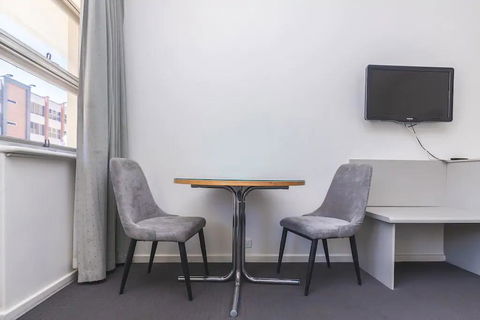 Hi 5 Glenelg Studio Apartment - Accommodation Brunswick Heads 4