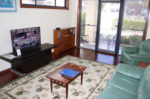 Serenity On Narrabeen Beach - 1Bdr Beachside Retreat - Accommodation Brunswick Heads 7