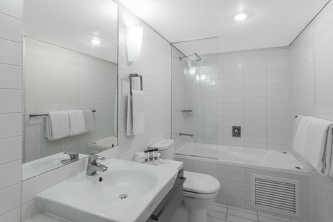 Oaks Adelaide Horizons Suites - Accommodation Brunswick Heads 4