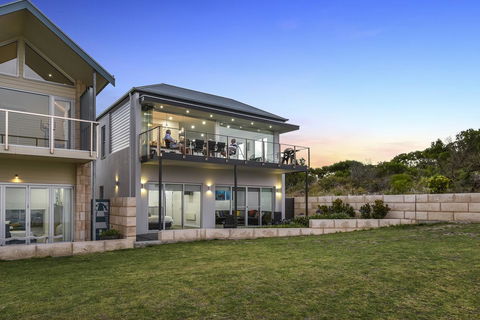 Aloha Waterfront Properties - Accommodation Brunswick Heads 2