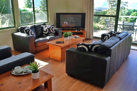 SkyView Villa - Accommodation Brunswick Heads 4