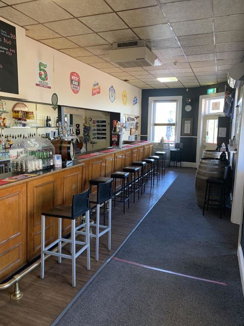 Commercial Hotel Morgan - Accommodation Brunswick Heads 3