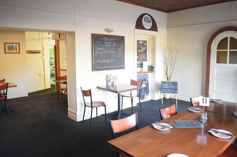 Commercial Hotel Morgan - Accommodation Brunswick Heads 5