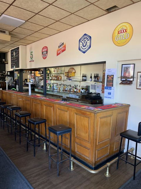 Commercial Hotel Morgan - Accommodation Brunswick Heads 2