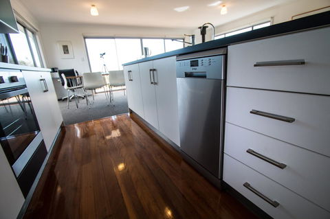 Coorong Waterfront Retreat - Accommodation Brunswick Heads 10