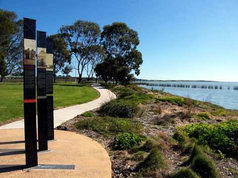 Coorong Waterfront Retreat - Accommodation Brunswick Heads 31