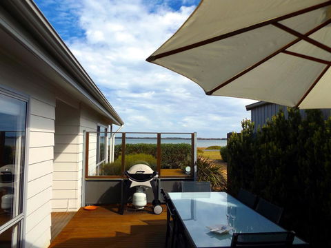 Coorong Waterfront Retreat - Accommodation Brunswick Heads 17