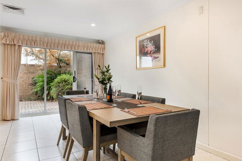 Adelaide Style Accommodation-Close To City-North Adelaide-3 Bdrm- FREE Parking - Accommodation Brunswick Heads 4