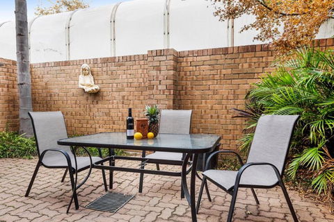 Adelaide Style Accommodation-Close To City-North Adelaide-3 Bdrm- FREE Parking - Accommodation Brunswick Heads 24