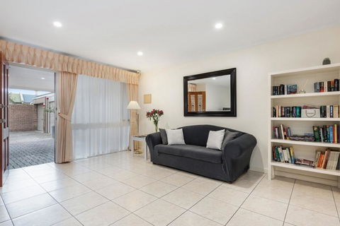 Adelaide Style Accommodation-Close To City-North Adelaide-3 Bdrm- FREE Parking - Accommodation Brunswick Heads 7