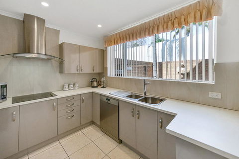 Adelaide Style Accommodation-Close To City-North Adelaide-3 Bdrm- FREE Parking - Accommodation Brunswick Heads 9