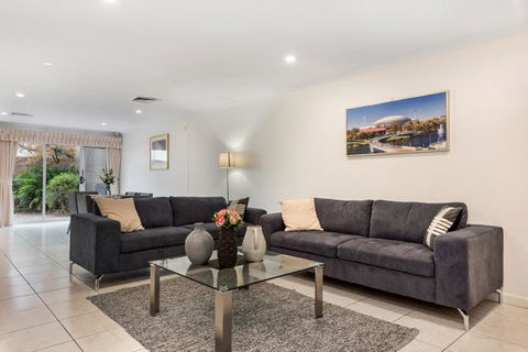 Adelaide Style Accommodation-Close To City-North Adelaide-3 Bdrm- FREE Parking - Accommodation Brunswick Heads 0