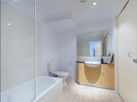 Spacious 4 BR And 2 Bathrooms City Apartment - Accommodation Brunswick Heads 8