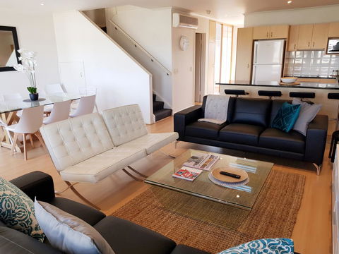 Spacious 4 BR And 2 Bathrooms City Apartment - Accommodation Brunswick Heads 0