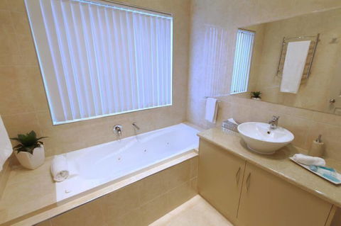 Casavino Luxury Villa - Accommodation Brunswick Heads 26