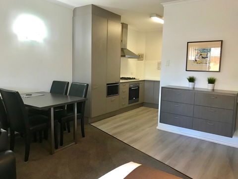 Adelaide DressCircle Apartments - Archer Street - Accommodation Brunswick Heads 5