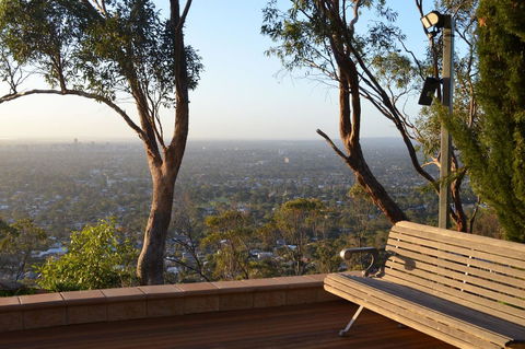 Kingsview Belair, Apartment Grand Views Of Adelaide - Accommodation Brunswick Heads 7