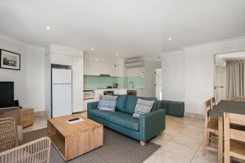 Bayview Beachfront Apartments, In Town Right On The Beach - Accommodation Brunswick Heads 41