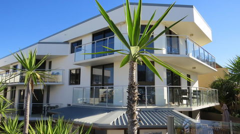 Bayview Beachfront Apartments, In Town Right On The Beach - Accommodation Brunswick Heads 14