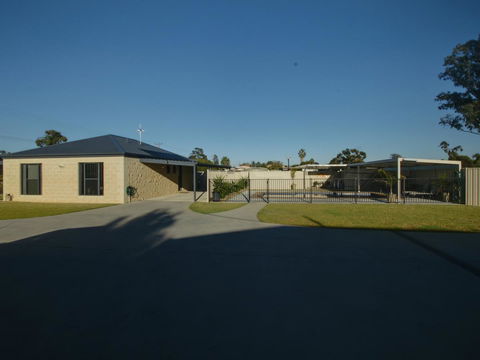 DBJ Holiday Units - Accommodation Brunswick Heads 1