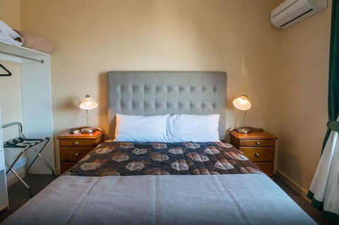 Tailem Bend Riverside Hotel - Accommodation Brunswick Heads 2