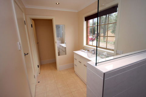 Clare Central - Accommodation Brunswick Heads 11