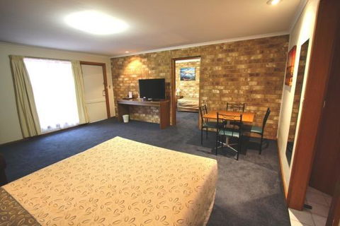 Clare Central - Accommodation Brunswick Heads 13