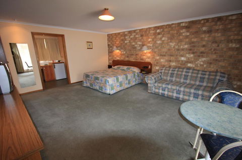 Clare Central - Accommodation Brunswick Heads 8