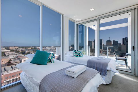 Light And Spacious, Stunning Views Of Adelaide - Accommodation Brunswick Heads 6