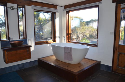 Of Stone & Wood Guesthouse - Accommodation Brunswick Heads 14