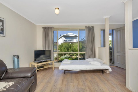 The Lighthouse - Port Willunga - C21 SouthCoast Holidays - Accommodation Brunswick Heads 9