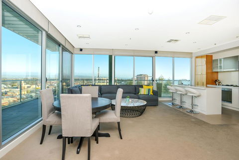 Glenelg Skyline Penthouse - Accommodation Brunswick Heads 7