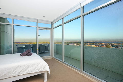 Glenelg Skyline Penthouse - Accommodation Brunswick Heads 13