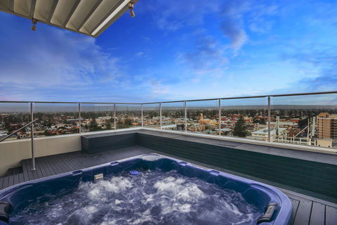 Glenelg Skyline Penthouse - Accommodation Brunswick Heads 0