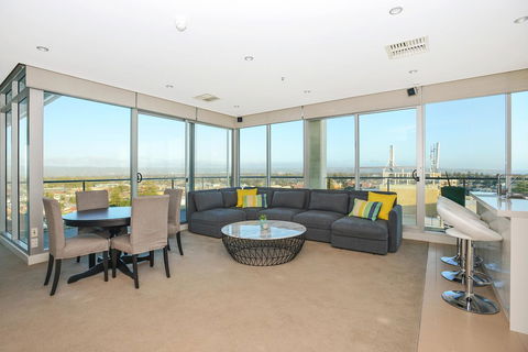 Glenelg Skyline Penthouse - Accommodation Brunswick Heads 8