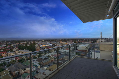 Glenelg Skyline Penthouse - Accommodation Brunswick Heads 28