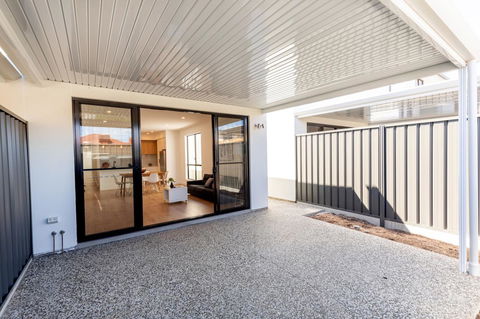 Brand New Affordable Luxury 3 Bedroom 3 Bathrooms House Close To Adelaide City, Chinatown, Beach, Adelaide Airport - Accommodation Brunswick Heads 3