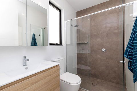 Brand New Affordable Luxury 3 Bedroom 3 Bathrooms House Close To Adelaide City, Chinatown, Beach, Adelaide Airport - Accommodation Brunswick Heads 10