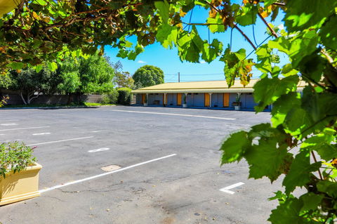 Country Roads Motor Inn Naracoorte - Accommodation Brunswick Heads 30