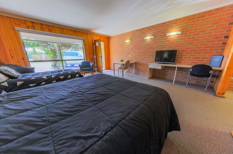 Country Roads Motor Inn Naracoorte - Accommodation Brunswick Heads 35
