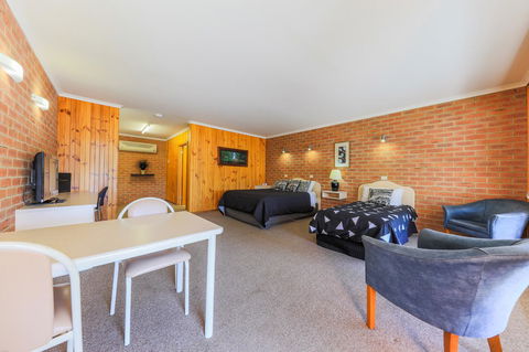 Country Roads Motor Inn Naracoorte - Accommodation Brunswick Heads 25