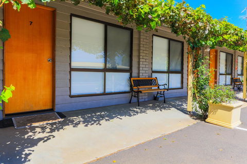 Country Roads Motor Inn Naracoorte - Accommodation Brunswick Heads 24