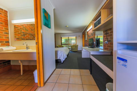 Country Roads Motor Inn Naracoorte - Accommodation Brunswick Heads 12