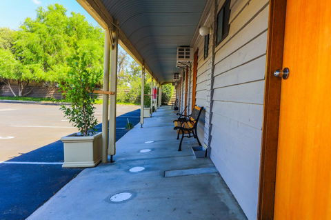 Country Roads Motor Inn Naracoorte - Accommodation Brunswick Heads 21