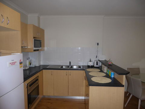 ADELAIDE CENTRAL APARTMENT - 3BR, 2BATH & CARPARK - Accommodation Brunswick Heads 5