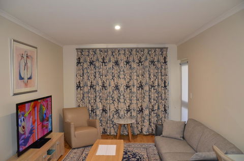 ADELAIDE CENTRAL APARTMENT - 3BR, 2BATH & CARPARK - Accommodation Brunswick Heads 1