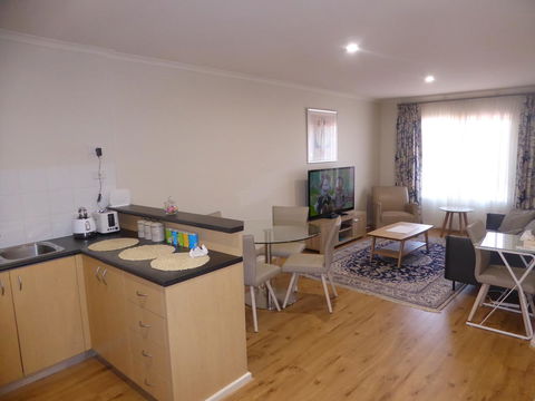 ADELAIDE CENTRAL APARTMENT - 3BR, 2BATH & CARPARK - Accommodation Brunswick Heads 7