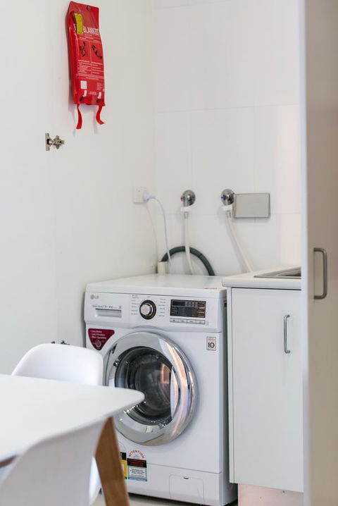 Stylish And Comfortable, Views Over Gouger St! - Accommodation Brunswick Heads 16